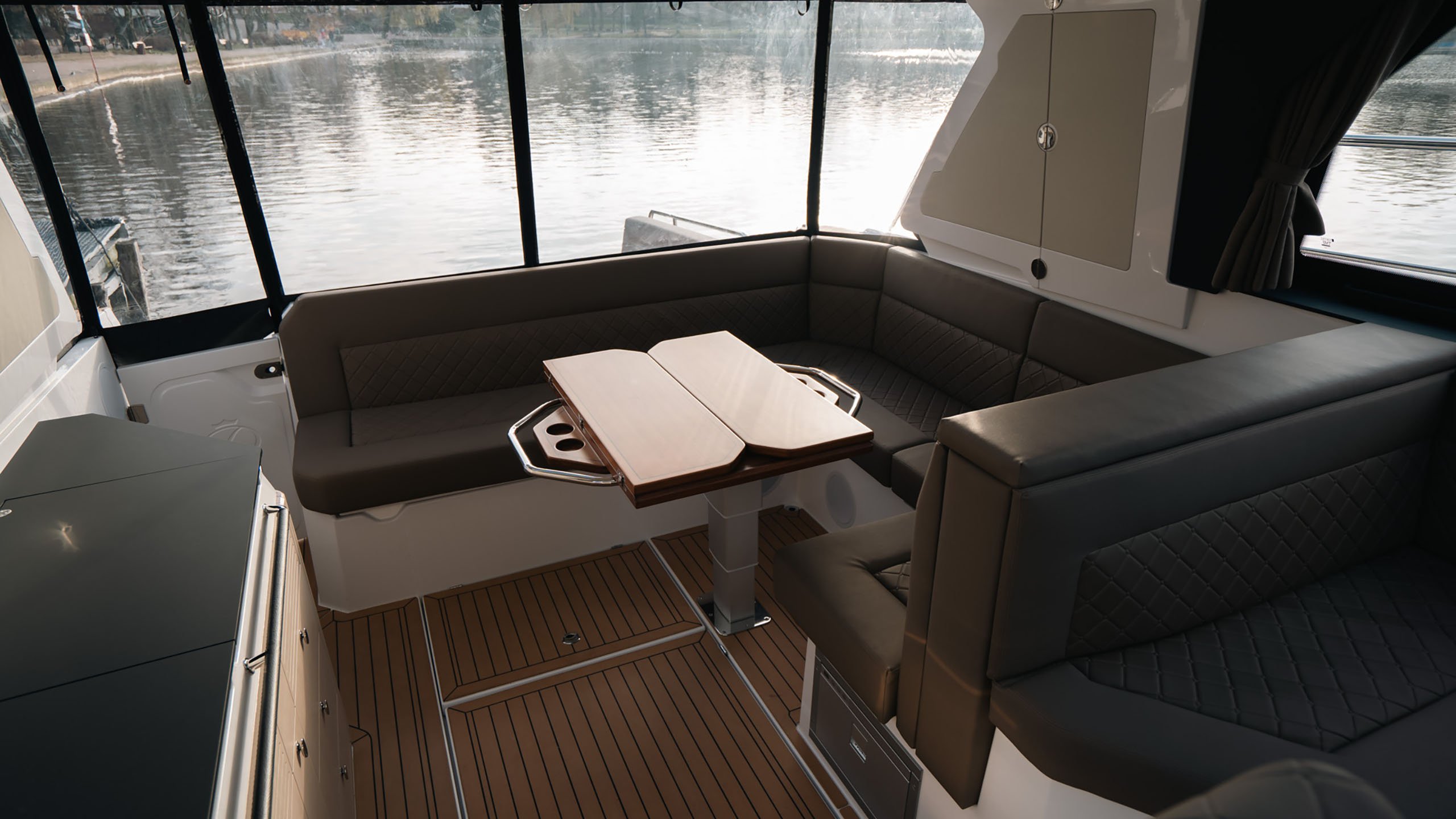 Aquador 400 HT - Cockpit - 1