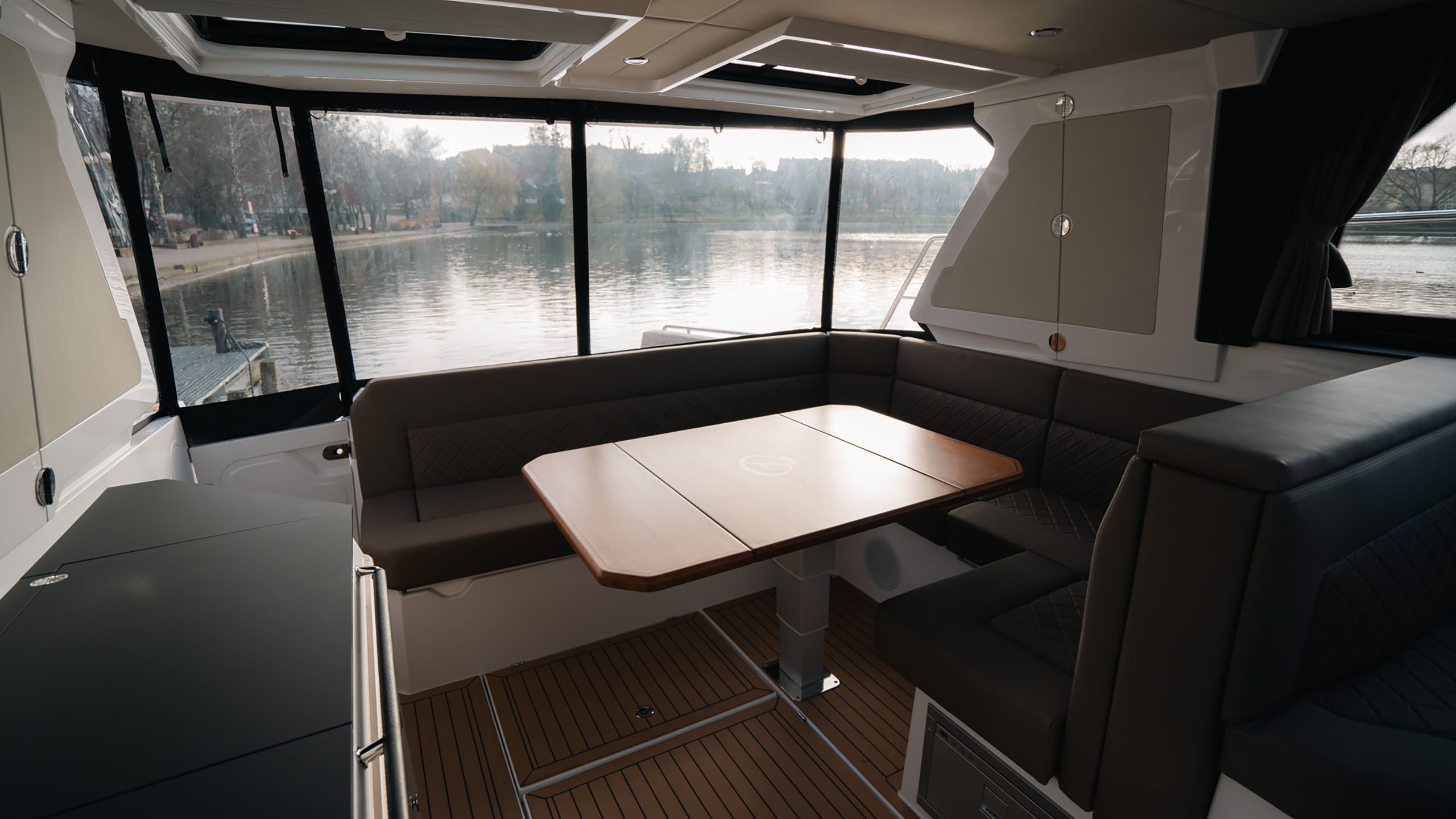 Aquador 400 HT - Cockpit - 2