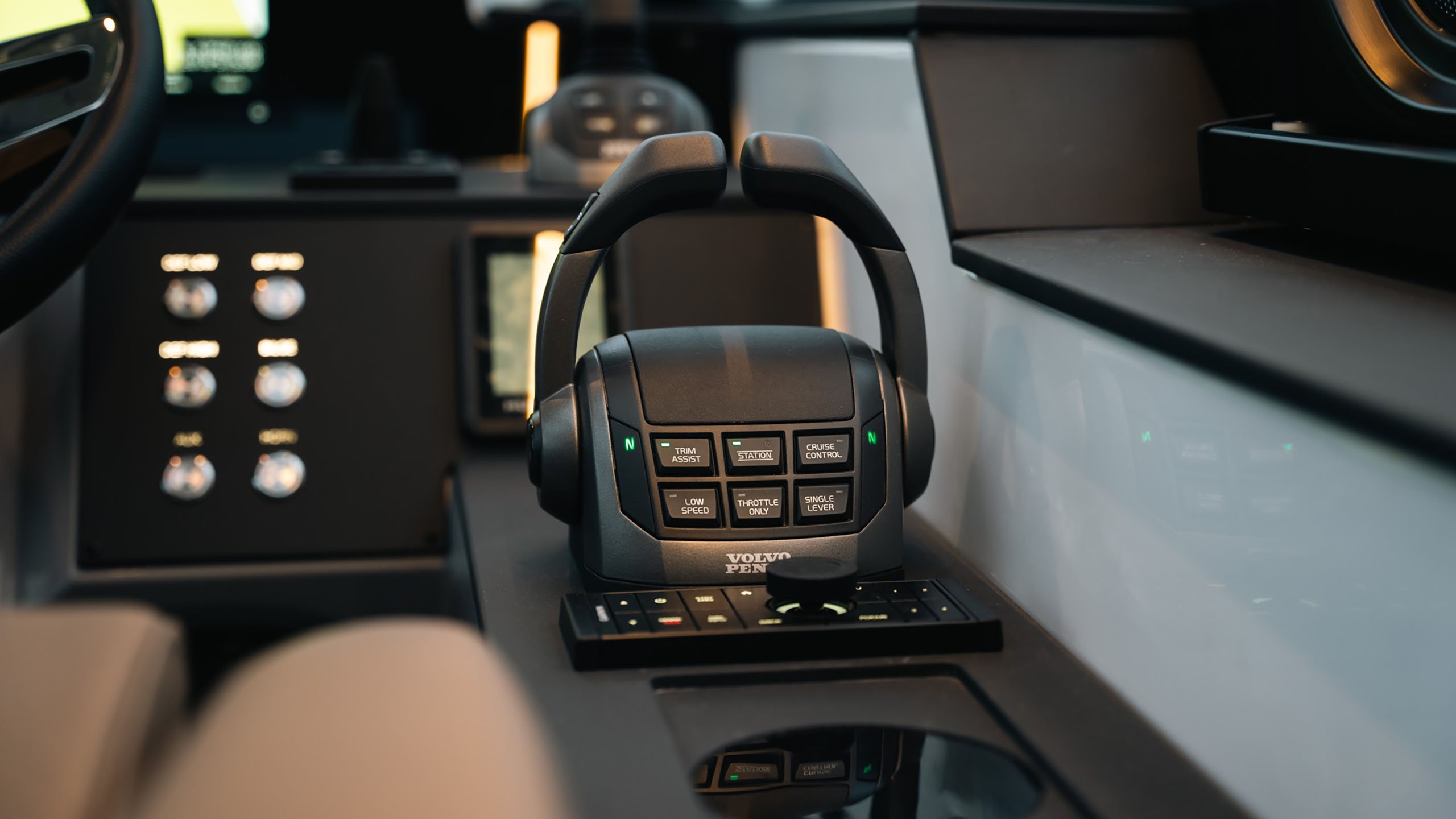 Aquador 400 HT - Helm - 2